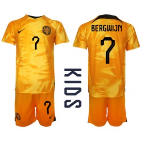 Holandia Steven Bergwijn #7 Koszulka Podstawowych Dziecięca MŚ 2022 Krótki Rękaw (+ Krótkie spodenki)